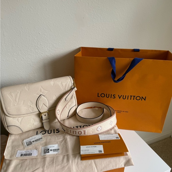 Luis Vuitton Bag Diane - Picture 8 of 9